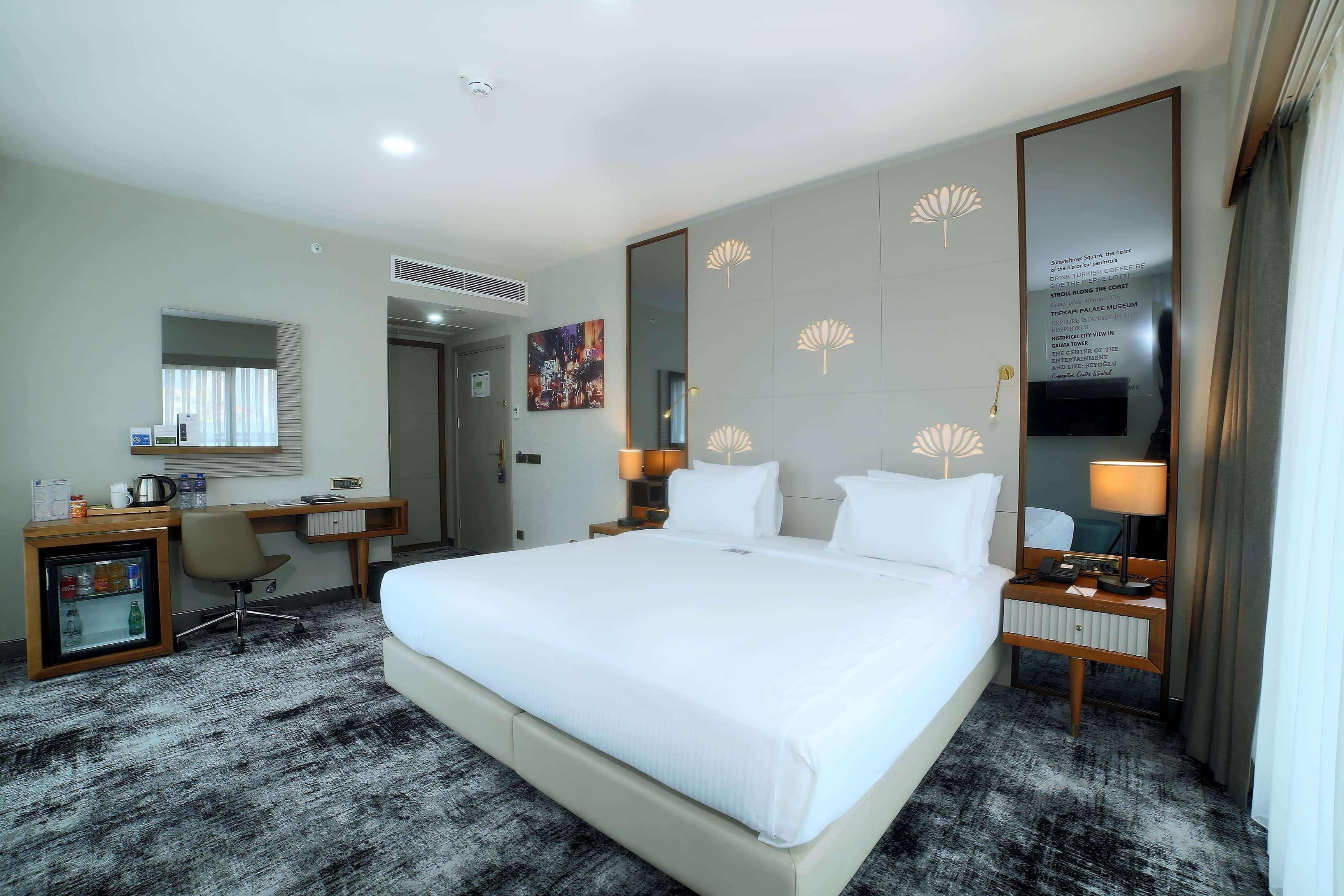 Tryp by Wyndham Istanbul Topkapi Bagian luar foto