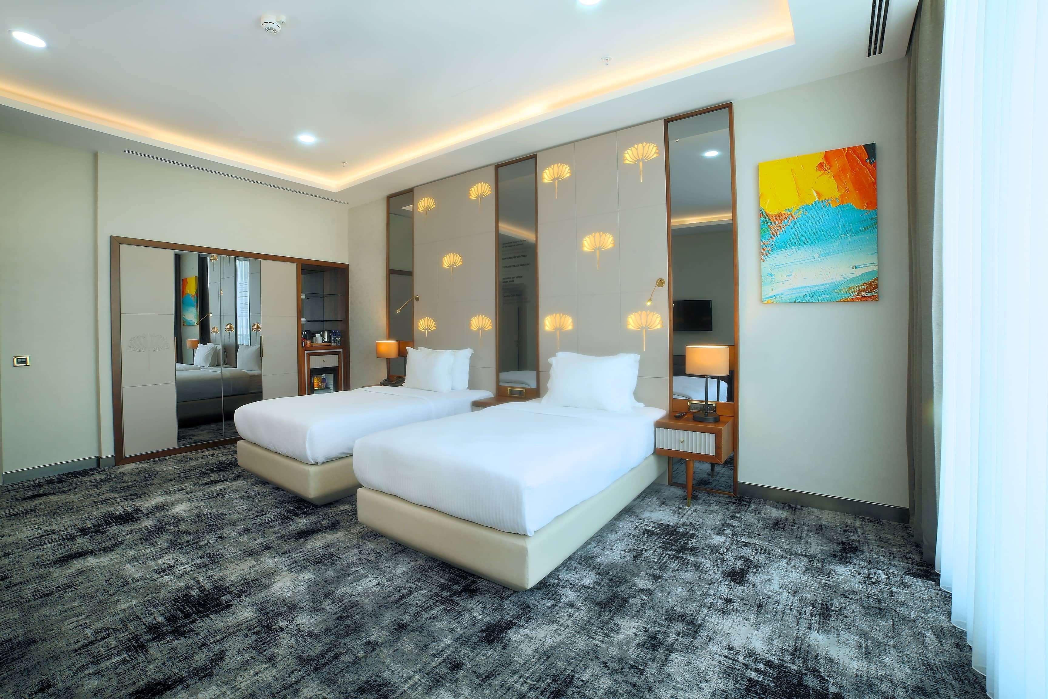 Tryp by Wyndham Istanbul Topkapi Bagian luar foto